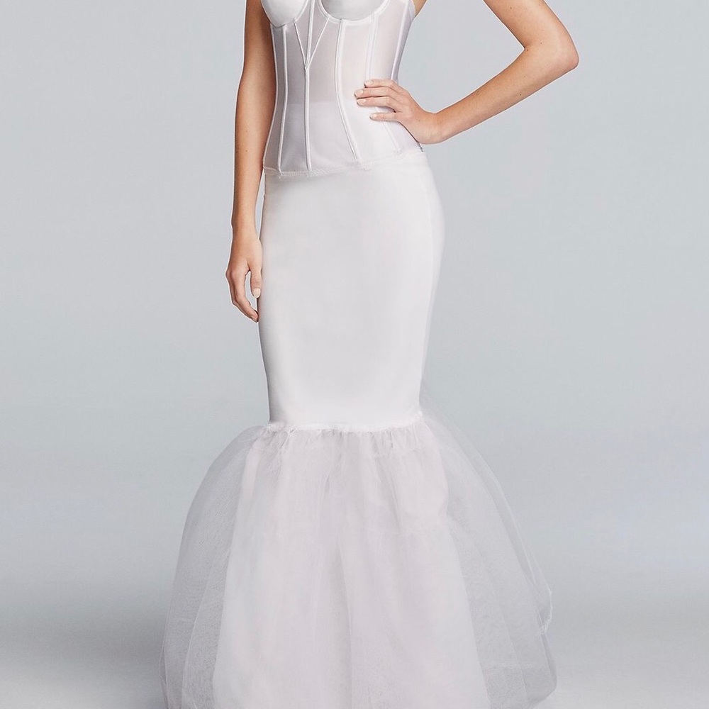 David’s Bridal Trumpet Slip